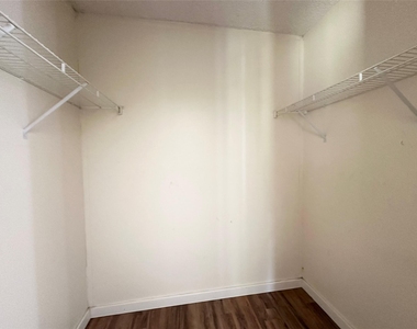 18143 Breezy Drive - Photo Thumbnail 27