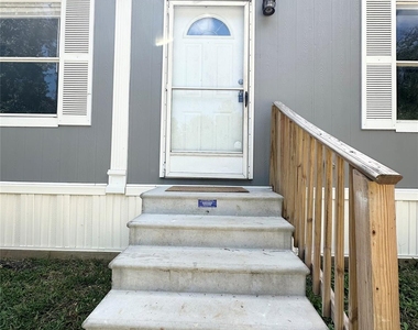 18143 Breezy Drive - Photo Thumbnail 7