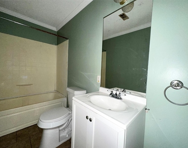 18143 Breezy Drive - Photo Thumbnail 32