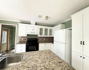 18143 Breezy Drive - Photo Thumbnail 15