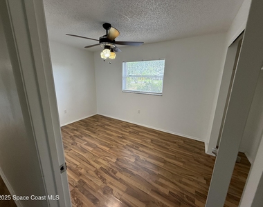 5425 Country Lane - Photo Thumbnail 5