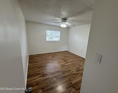 5425 Country Lane - Photo Thumbnail 7