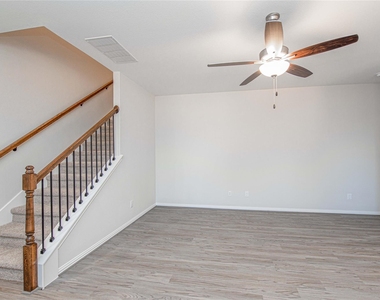 107 Silver Sky Court - Photo Thumbnail 6