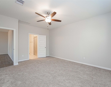 107 Silver Sky Court - Photo Thumbnail 11