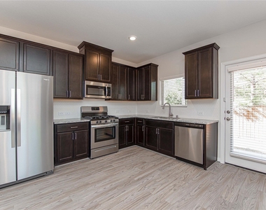 107 Silver Sky Court - Photo Thumbnail 9
