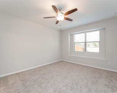 107 Silver Sky Court - Photo Thumbnail 12