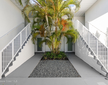 210 6th Avenue - Photo Thumbnail 2