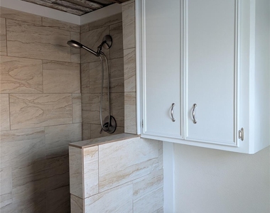 232 Parkhill - Photo Thumbnail 8