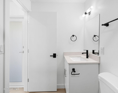 210 6th Avenue - Photo Thumbnail 8