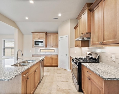 29202 Everett Ridge Lane - Photo Thumbnail 8