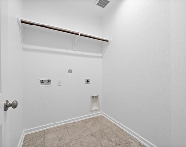 29202 Everett Ridge Lane - Photo Thumbnail 17