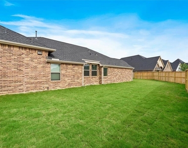29202 Everett Ridge Lane - Photo Thumbnail 18