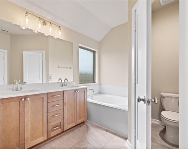 29202 Everett Ridge Lane - Photo Thumbnail 14