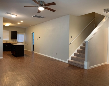 17038 Wilthorne Gardens - Photo Thumbnail 3