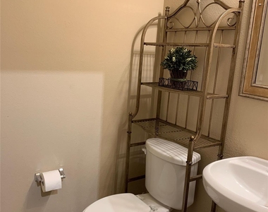 17038 Wilthorne Gardens - Photo Thumbnail 5