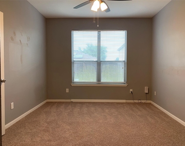 17038 Wilthorne Gardens - Photo Thumbnail 10