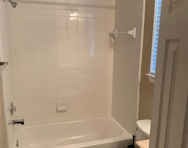 17038 Wilthorne Gardens - Photo Thumbnail 20