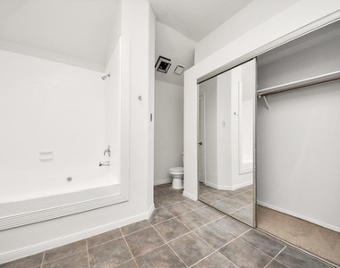 3611 Bee Bayou Lane - Photo Thumbnail 26