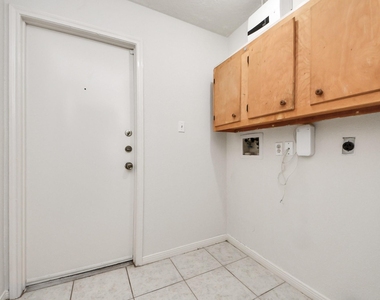 3611 Bee Bayou Lane - Photo Thumbnail 27