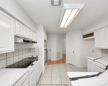 3611 Bee Bayou Lane - Photo Thumbnail 14