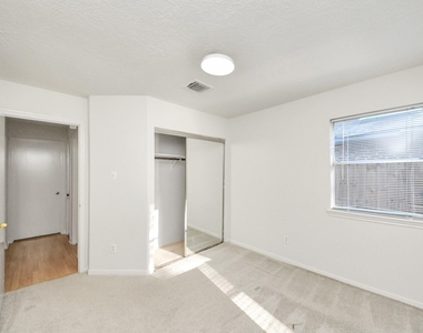 3611 Bee Bayou Lane - Photo Thumbnail 20