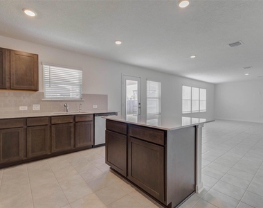 7706 Coral Key Drive - Photo Thumbnail 10