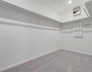 7706 Coral Key Drive - Photo Thumbnail 17