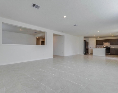 7706 Coral Key Drive - Photo Thumbnail 7