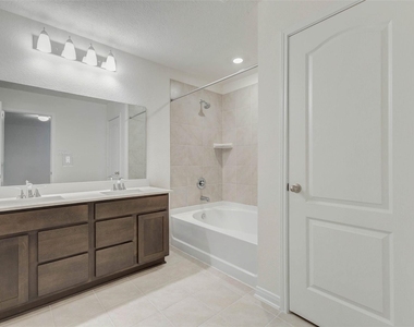 7706 Coral Key Drive - Photo Thumbnail 18