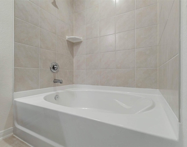 7706 Coral Key Drive - Photo Thumbnail 19