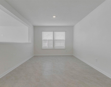 7706 Coral Key Drive - Photo Thumbnail 5