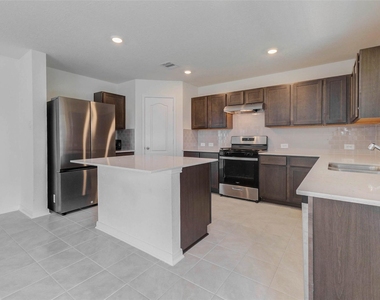 7706 Coral Key Drive - Photo Thumbnail 8