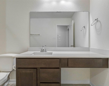 7706 Coral Key Drive - Photo Thumbnail 15