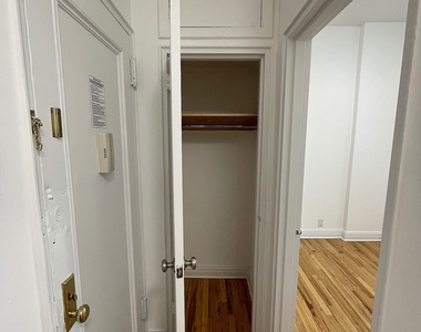 East 83rd Street - Photo Thumbnail 3