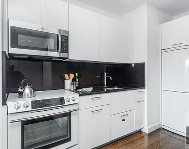 West 91st Street - Photo Thumbnail 2