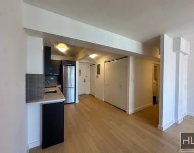 East 39th Street - Photo Thumbnail 4