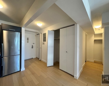 East 39th Street - Photo Thumbnail 5