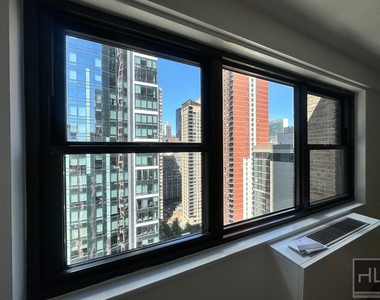 East 39th Street - Photo Thumbnail 2