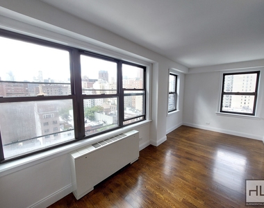 E 82 St - Photo Thumbnail 2