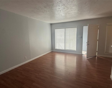 519 Branard St Street - Photo Thumbnail 5