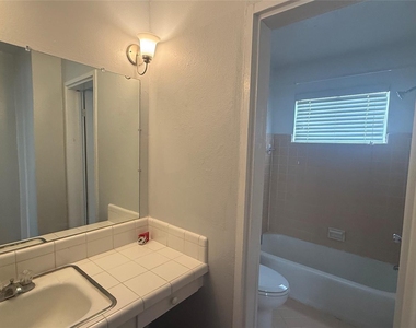 519 Branard St Street - Photo Thumbnail 8