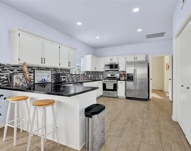 5910 Rolff Lane - Photo Thumbnail 23