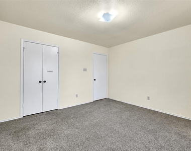 5910 Rolff Lane - Photo Thumbnail 15