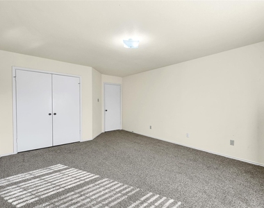 5910 Rolff Lane - Photo Thumbnail 17