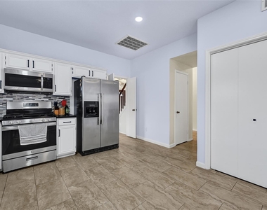 5910 Rolff Lane - Photo Thumbnail 24