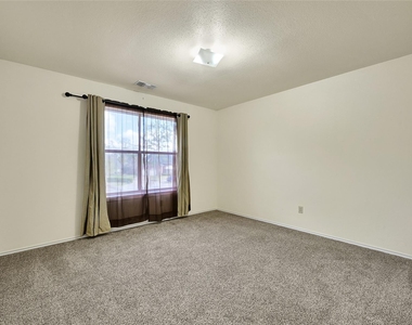 5910 Rolff Lane - Photo Thumbnail 14