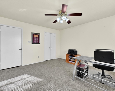 5910 Rolff Lane - Photo Thumbnail 13