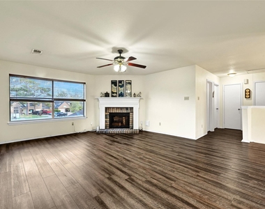 5910 Rolff Lane - Photo Thumbnail 8