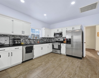5910 Rolff Lane - Photo Thumbnail 22