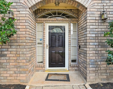 5910 Rolff Lane - Photo Thumbnail 3